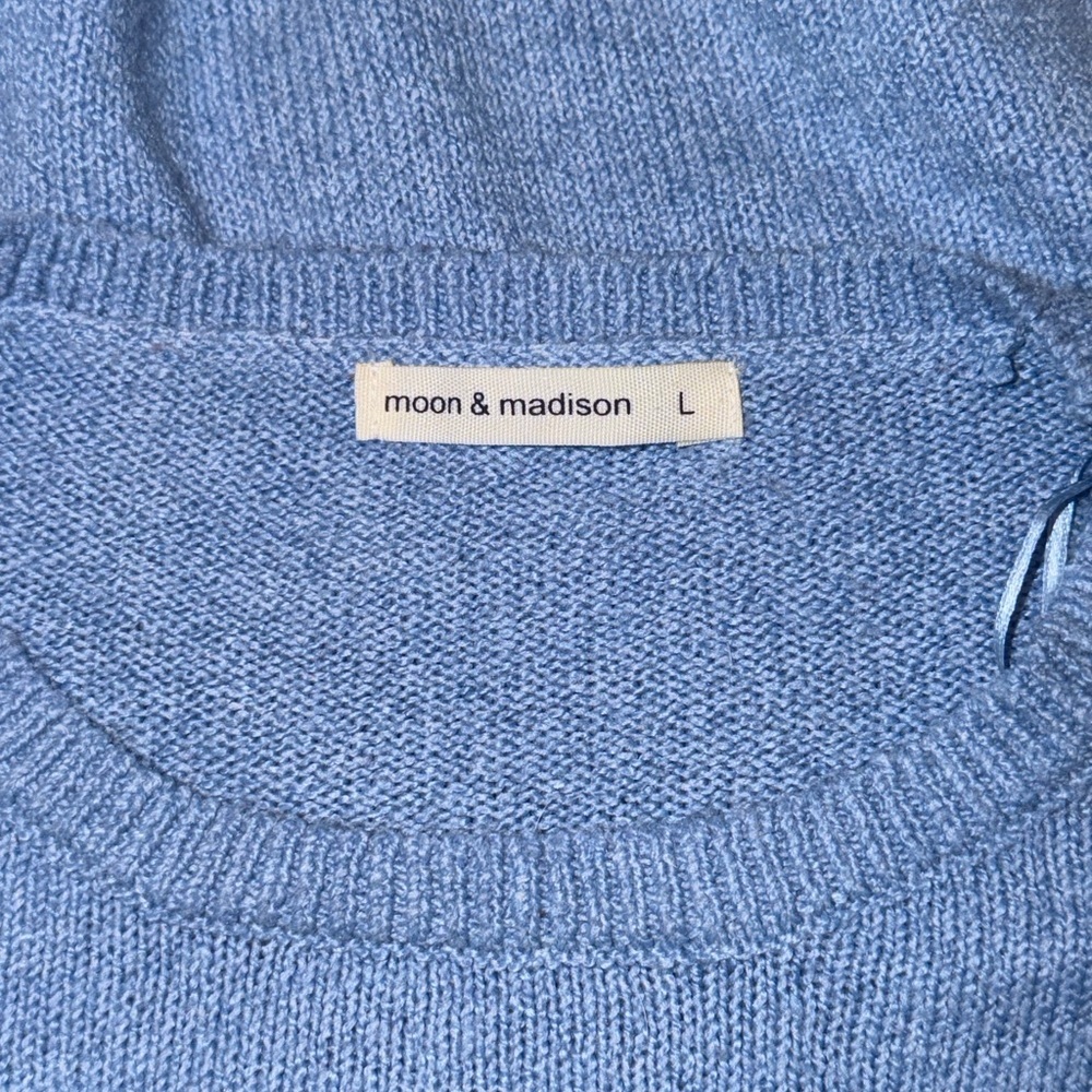 Moon & Madison Cropped Knit Sweater - Picture 2 of 5